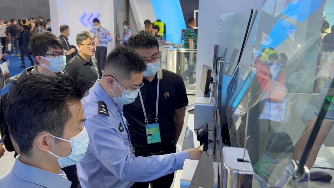 云顶(中国)yunding·官方网页版,亮相第十一届中国国际警用装备博览会 用创新技术“警”上添花
