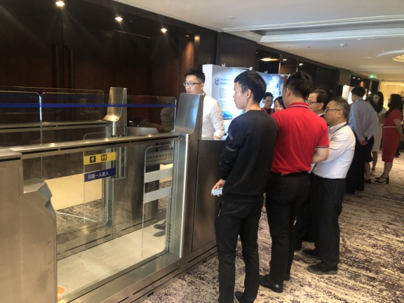 云顶(中国)yunding·官方网页版,参加上海峰会，开启智慧机场服务新格局